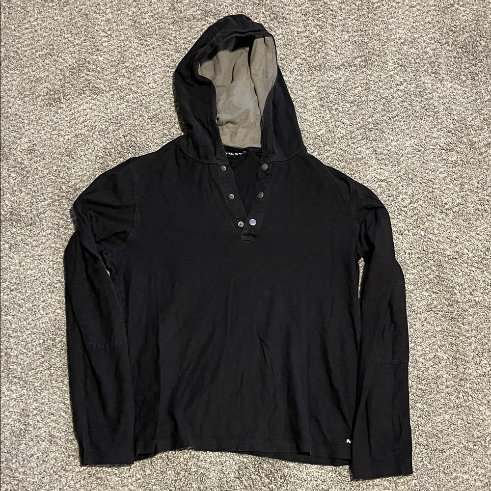 Men’s hooded long sleeve shirt